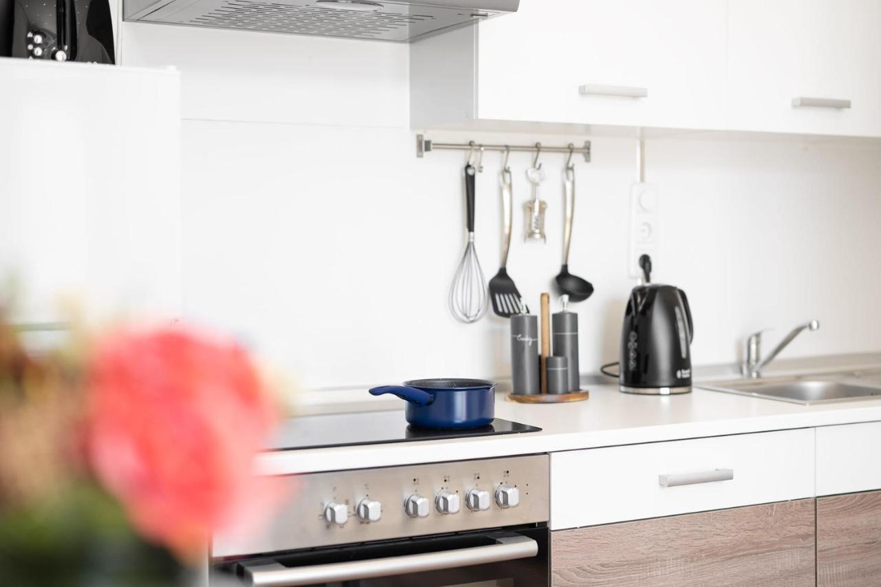 Wiesen Living - Apartment For Up To Twelve People Monaco di Baviera Esterno foto